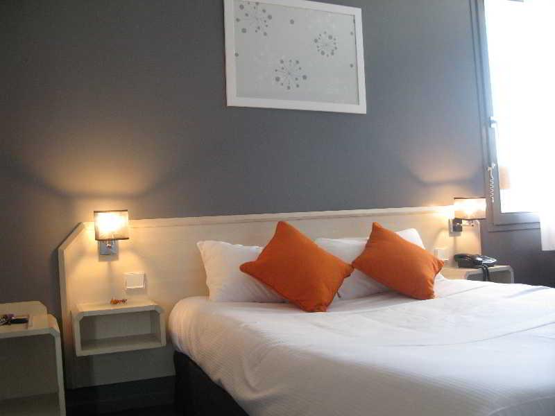 Greet Hotel Massieux Lyon Nord Buitenkant foto