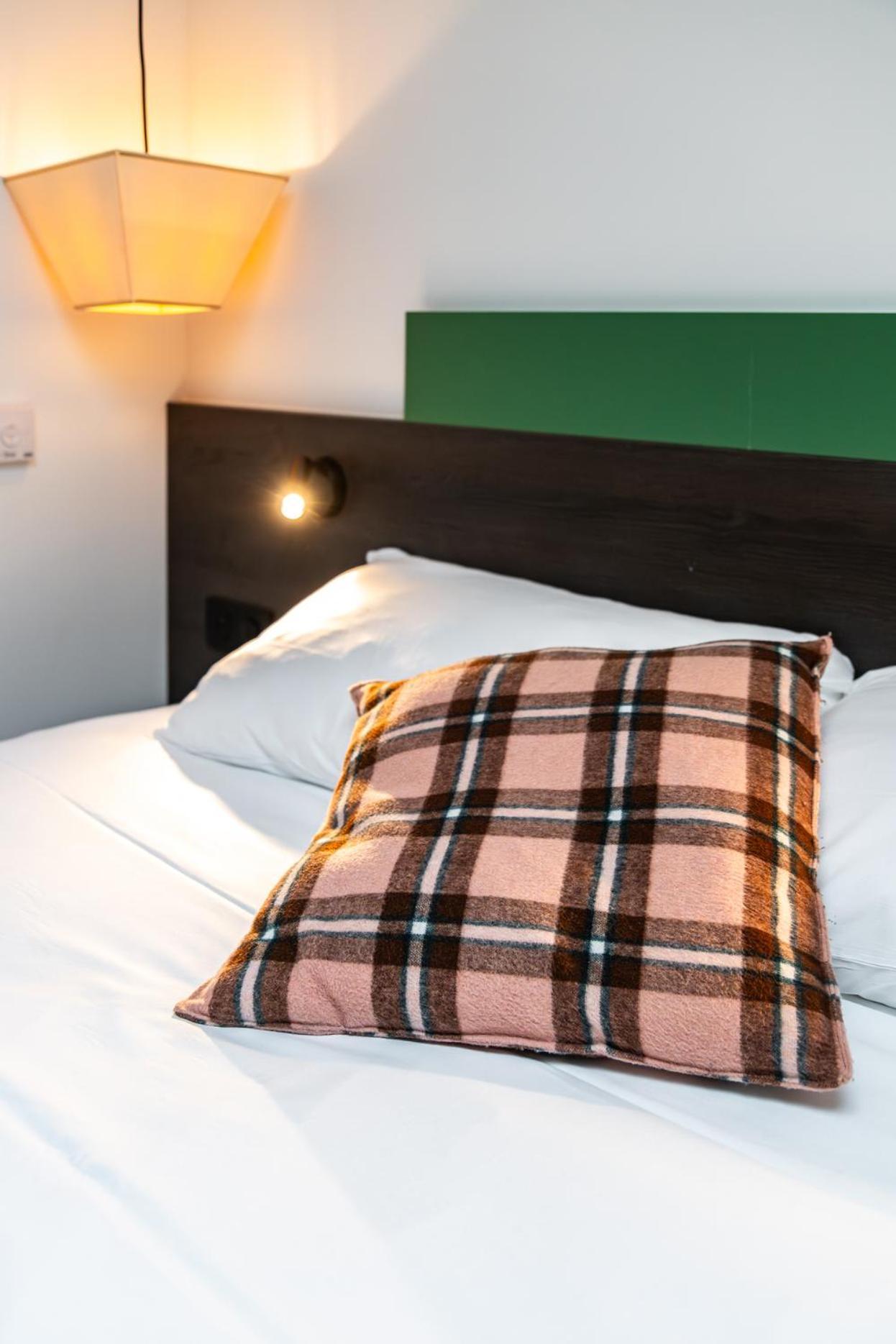 Greet Hotel Massieux Lyon Nord Buitenkant foto