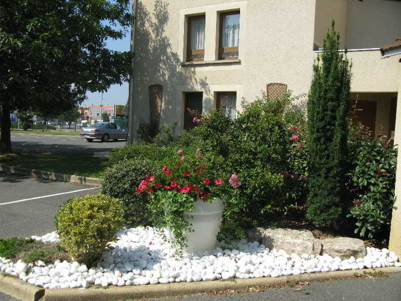Greet Hotel Massieux Lyon Nord Buitenkant foto