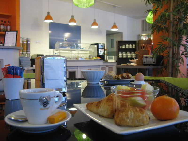 Greet Hotel Massieux Lyon Nord Buitenkant foto